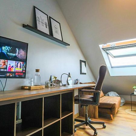 Maisonnette En Duplex Avec Terrasse Breux-Jouy Экстерьер фото